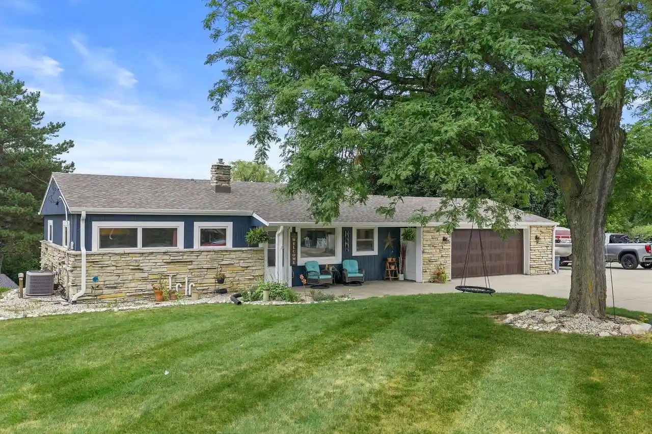 1st image of N68w29926 Hartling Road Road, Hartland, WI 53029 | MLS# 1974379