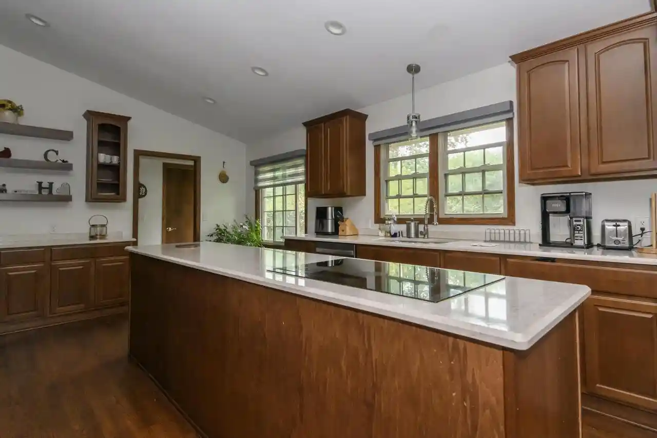 4th image of 8934 N Lake Dr Dr, Milwaukee, WI 53217 | MLS# 1974383