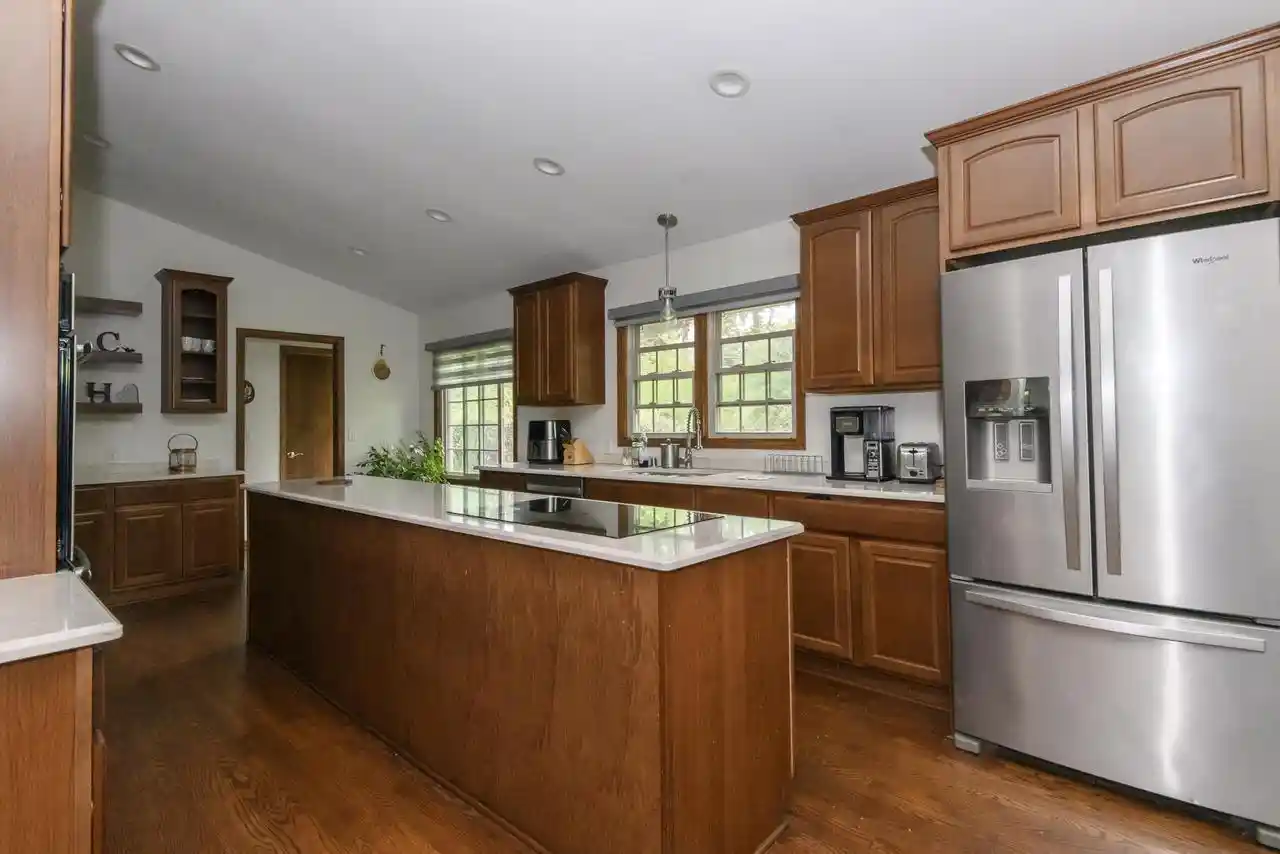 5th image of 8934 N Lake Dr Dr, Milwaukee, WI 53217 | MLS# 1974383
