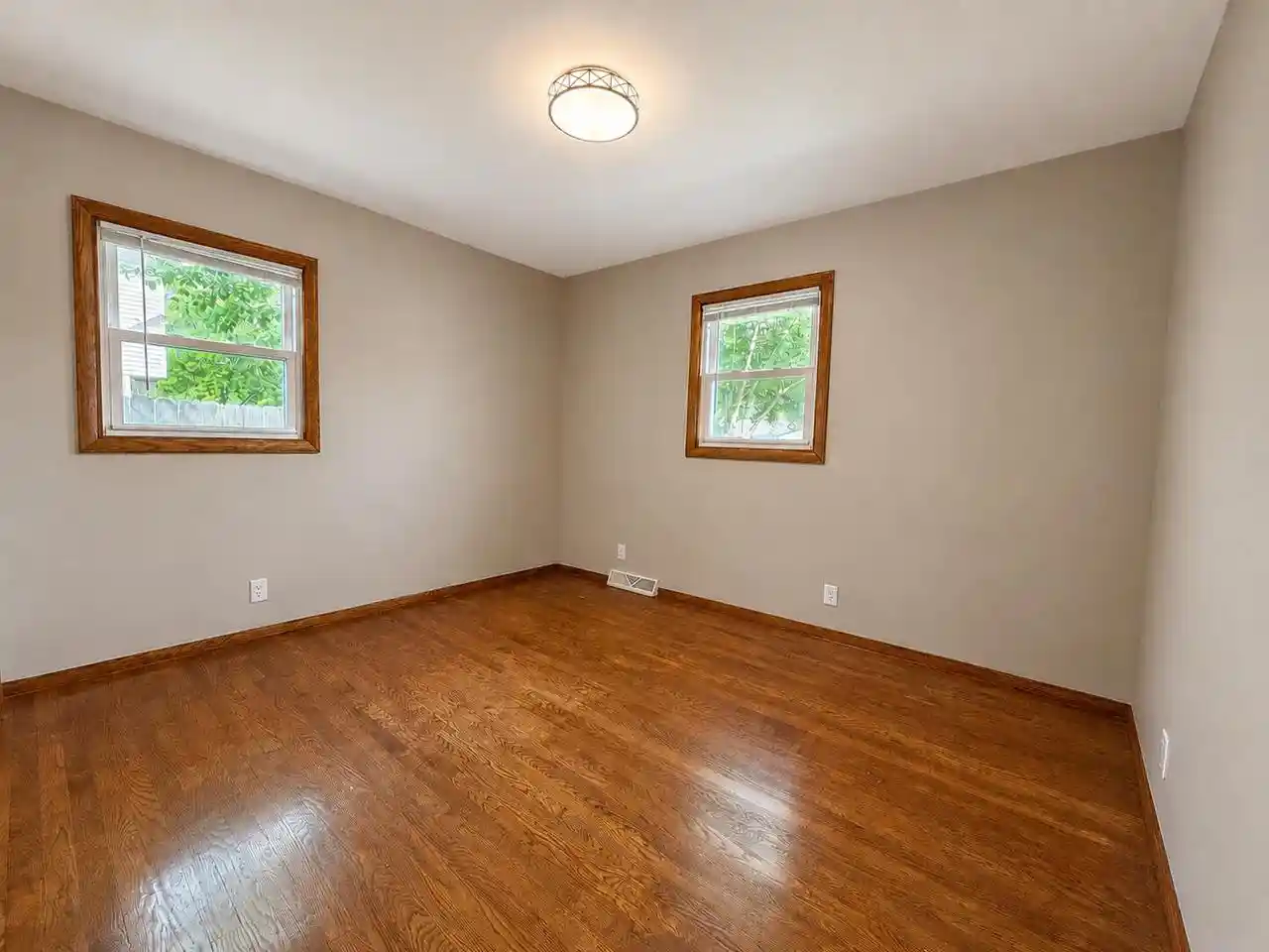 5th image of 228 S Colonial Parkway Parkway, Saukville, WI 53080 | MLS# 1974385