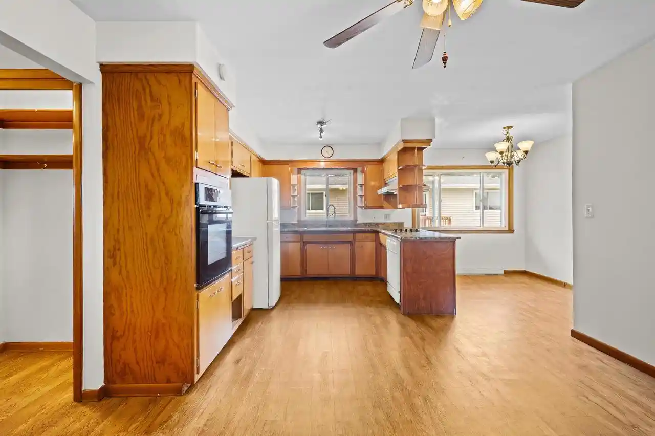 3rd image of 124 Wisconsin Street Street, Beaver Dam, WI 53916 | MLS# 2029523