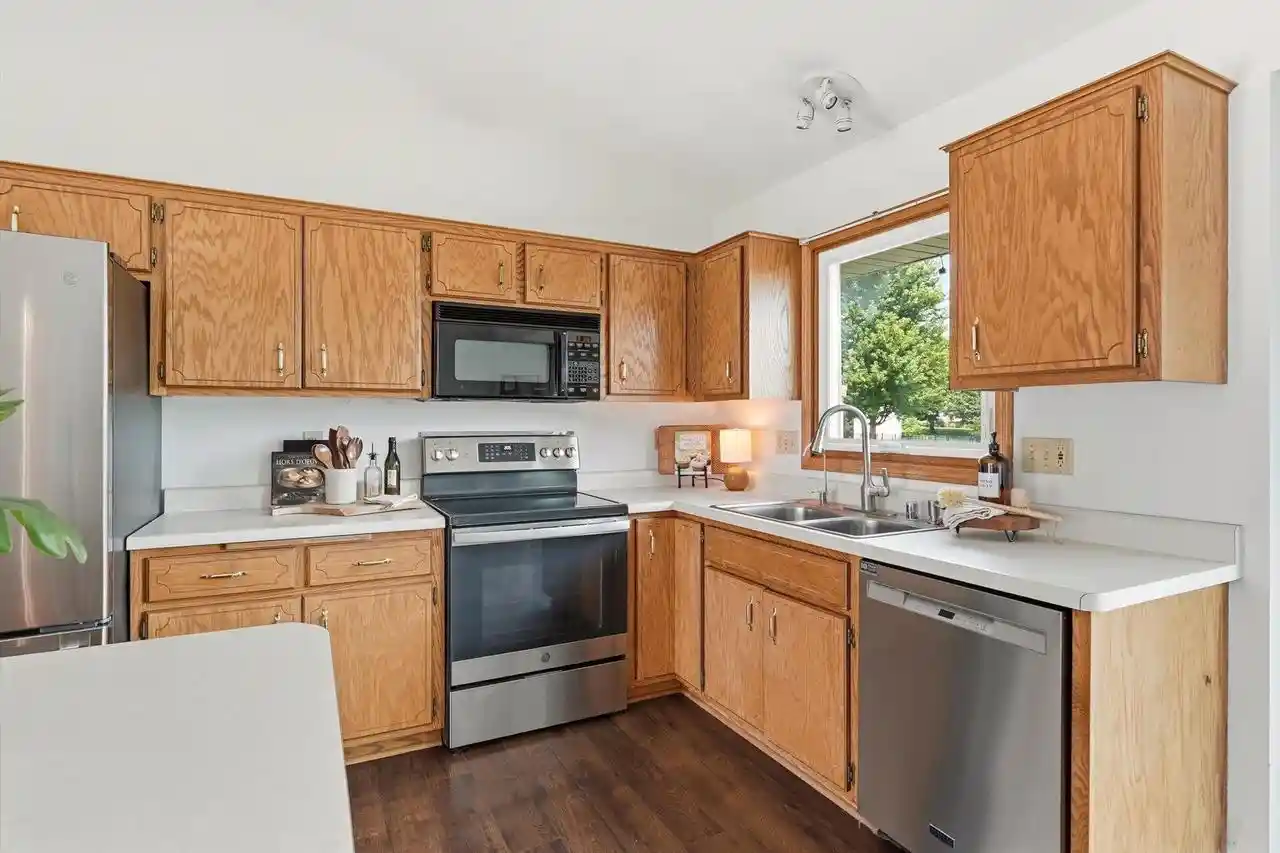 3rd image of 124 Small Farm Road Road, Mukwonago, WI 53149 | MLS# 1974406