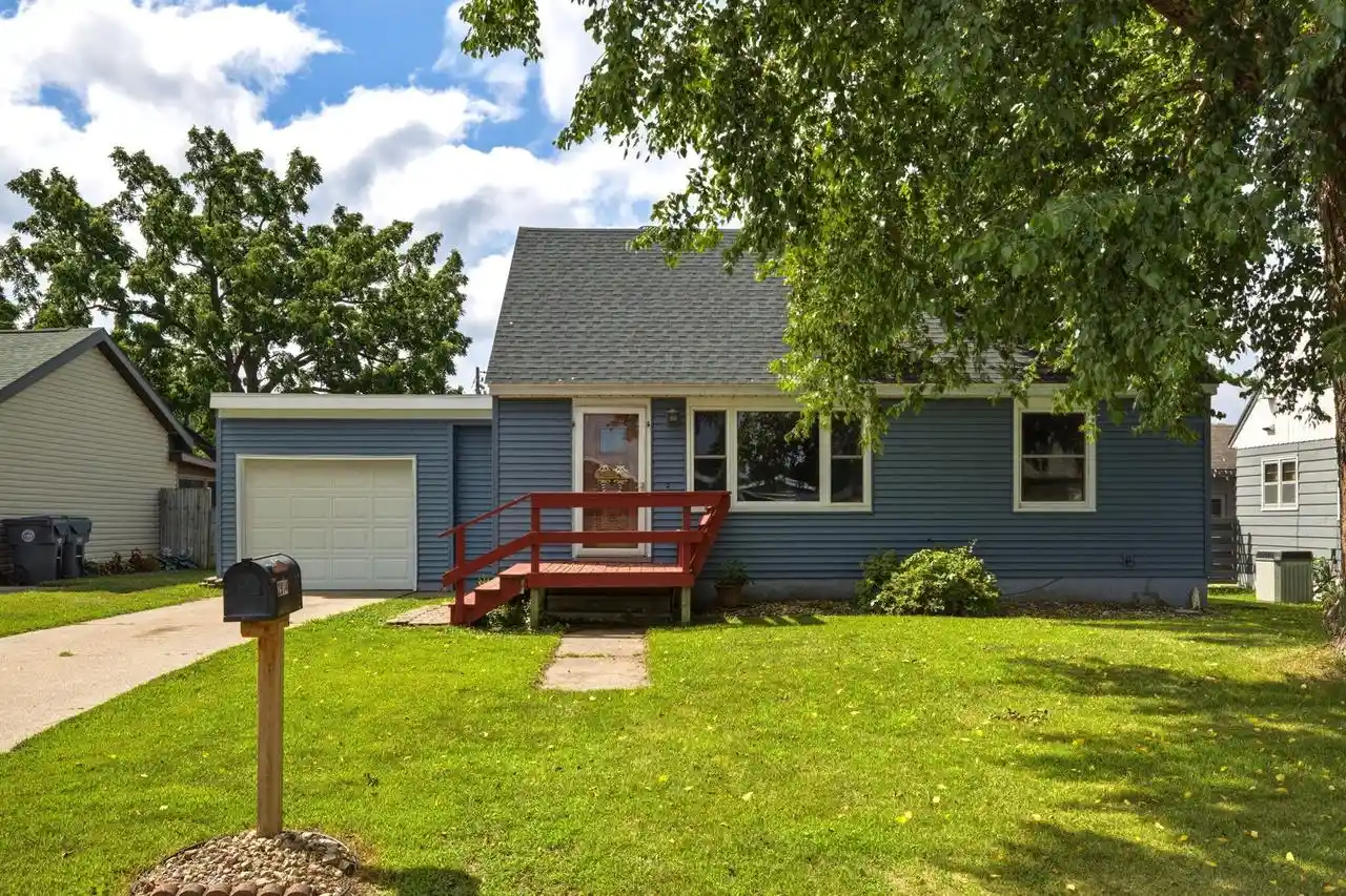 1st image of 2914 Robinsdale Avenue Avenue, La Crosse, WI 54601 | MLS# 1974405