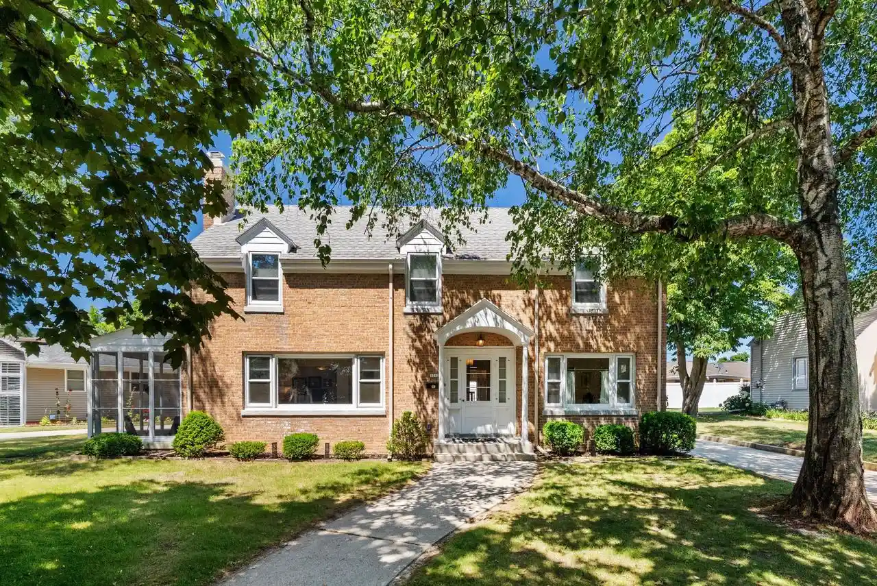 1st image of 1212 Fairmont Lane Lane, Manitowoc, WI 54220 | MLS# 1974412