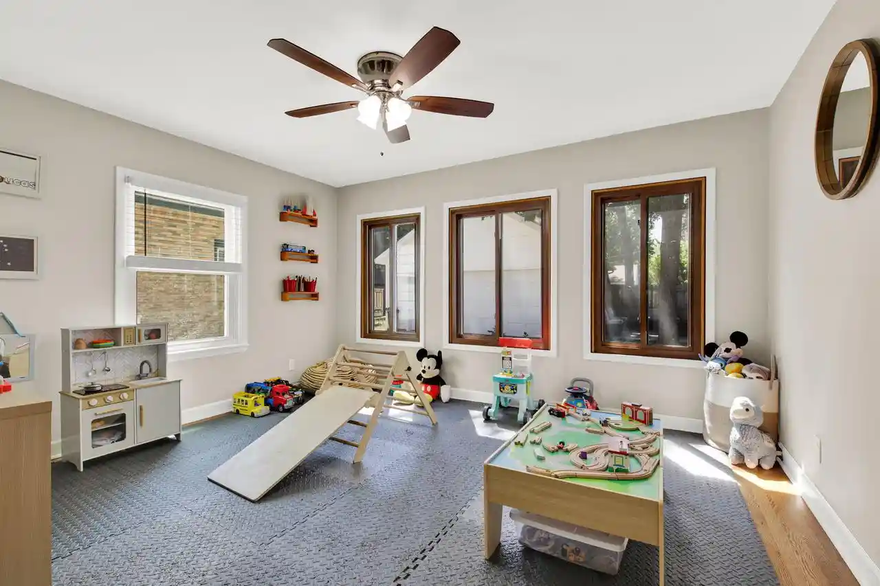 4th image of 1019 Glenview Avenue Avenue, Milwaukee, WI 53213 | MLS# 1974414