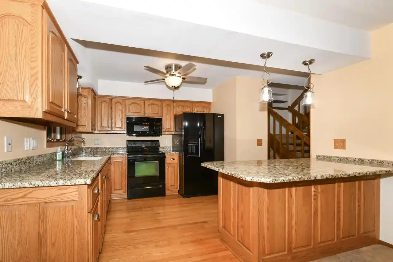 2nd image of W270n6983 Woodland Oaks Dr Dr, Sussex, WI 53089 | MLS# 1974425
