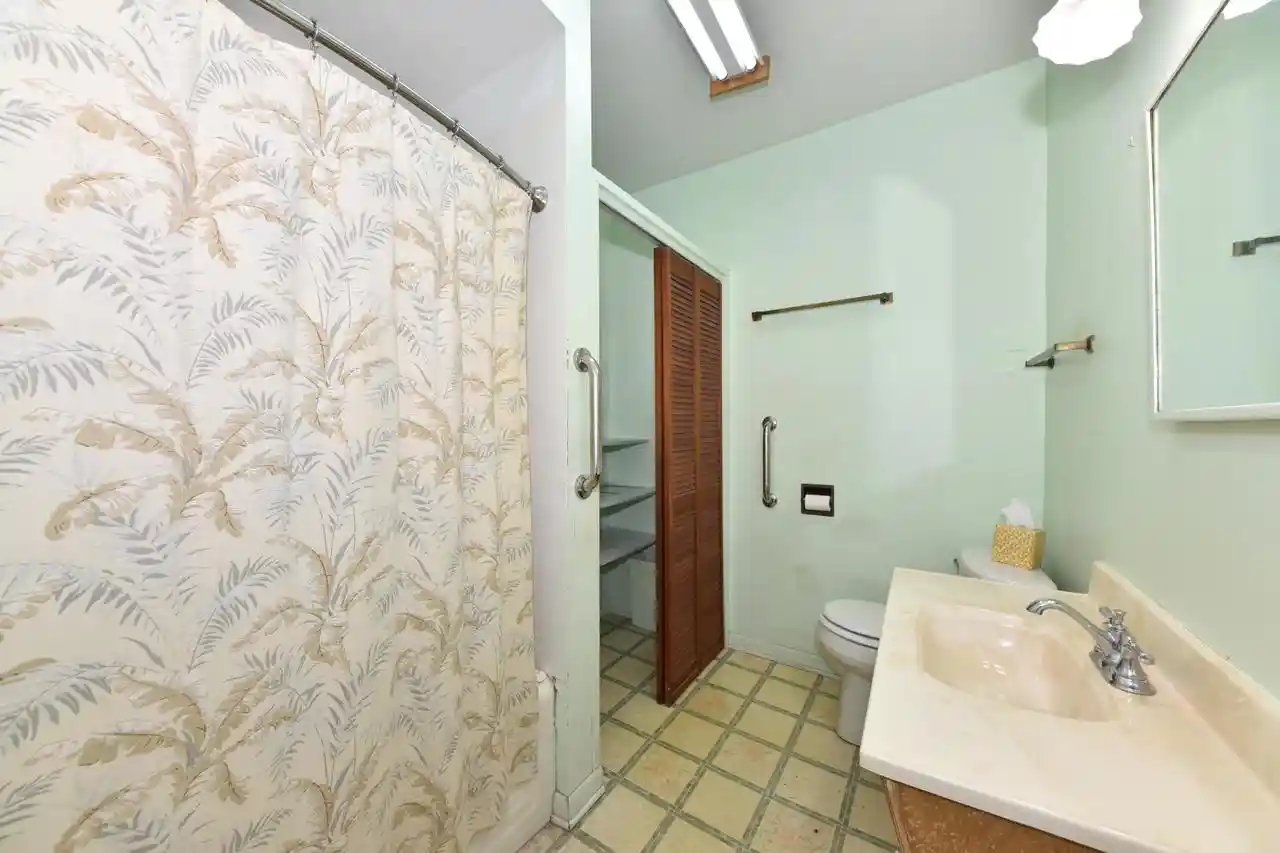27th image of 3063 S 8th Street Street, Milwaukee, WI 53215 | MLS# 1974429