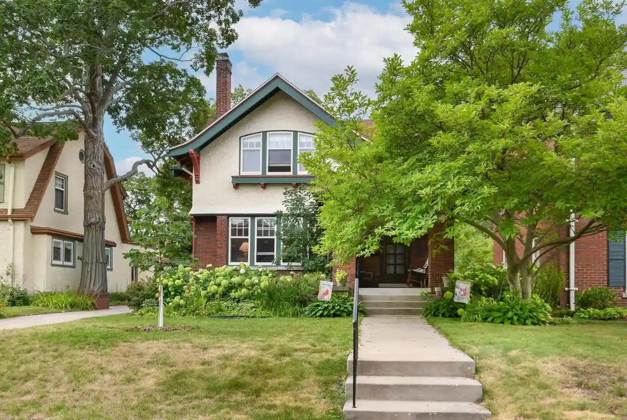 1st image of 4915 W Woodlawn Court Court, Milwaukee, WI 53208 | MLS# 1974442
