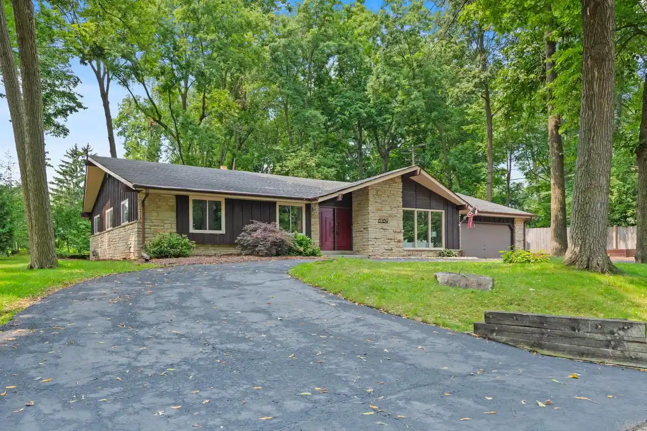 Photo 1 of Single family home for sale at 6589 N Crestwood Dr Dr, Glendale, WI 53209 | MLS# 1974454 | Listing updated on 2026-09-15