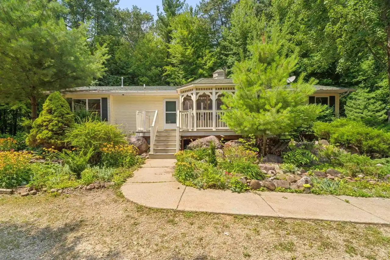 1st image of 9472 Hopi Lane Lane, Fremont, WI 54940 | MLS# 50330262
