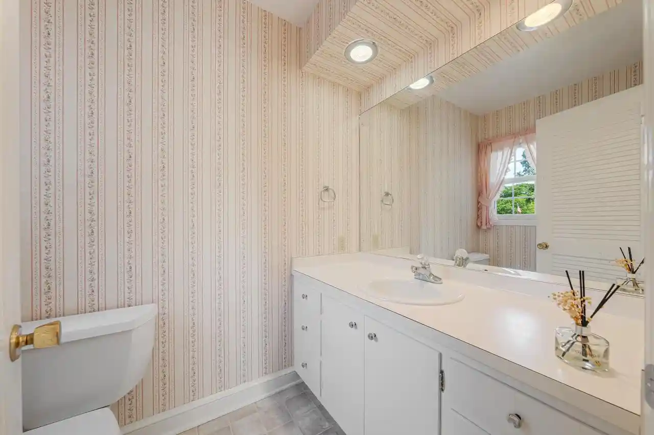 2nd image of 5116 Violet Lane Lane, Oshkosh, WI 54904 | MLS# 50330264