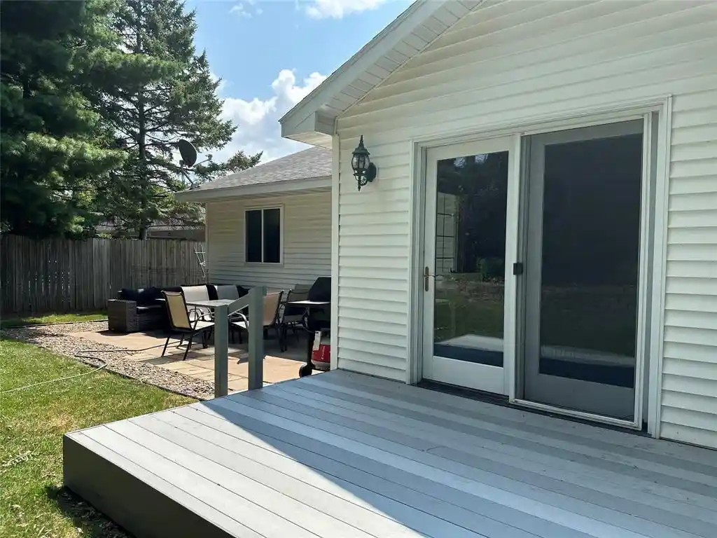 4th image of 2250-2252 Frank St St, Eau Claire, WI 54703