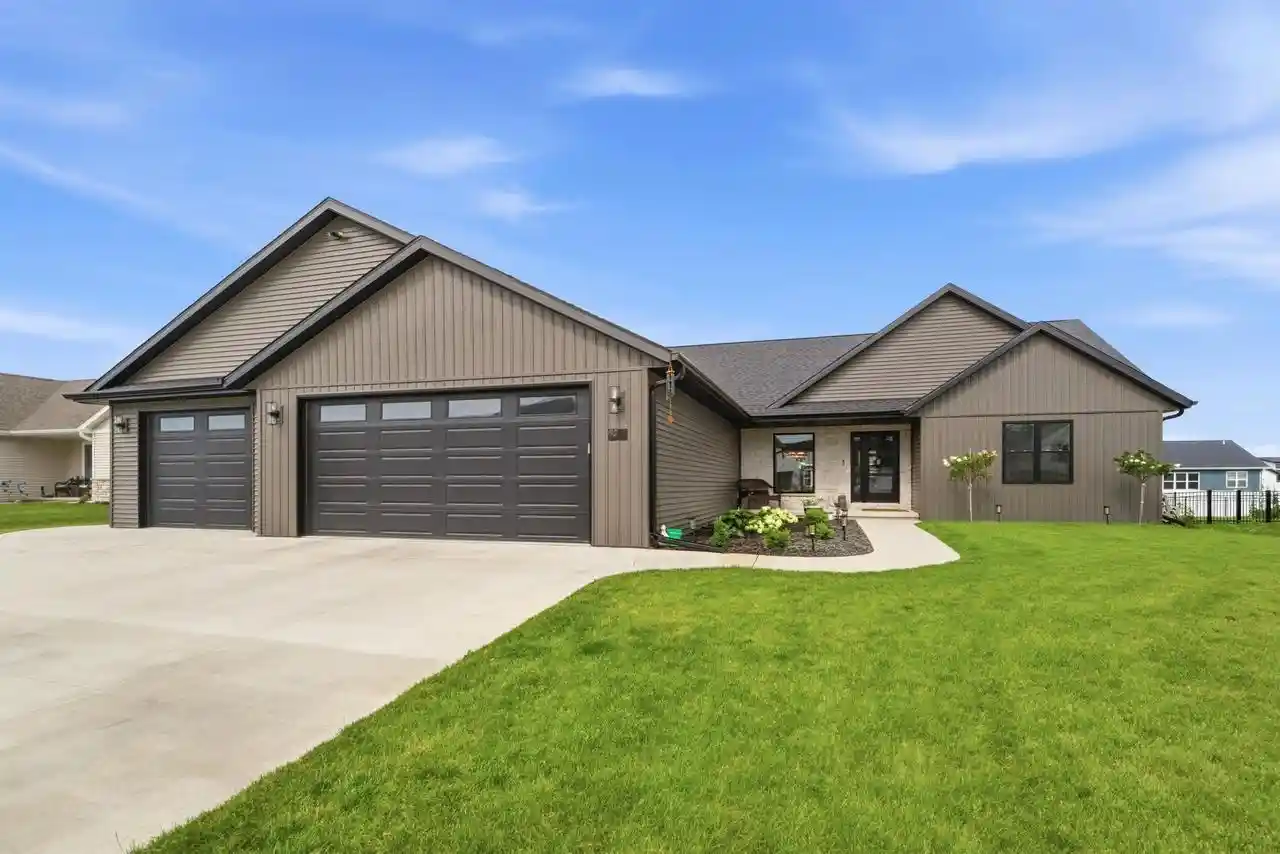 Photo 1 of Single family home for sale at N9263 Laura Street Street, Appleton, WI 54915 | MLS# 50330277 | Listing updated on 2026-08-07