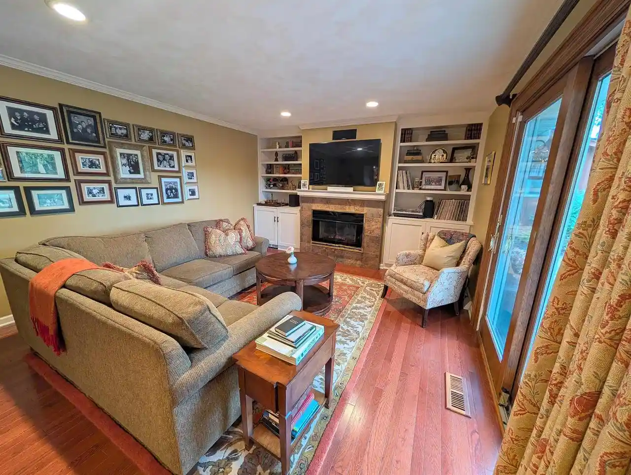 Photo 4 of Single family home for sale at 824 Suffolk Dr Dr, Janesville, WI 53546 | MLS# 2029543 | Listing updated on 2026-09-16