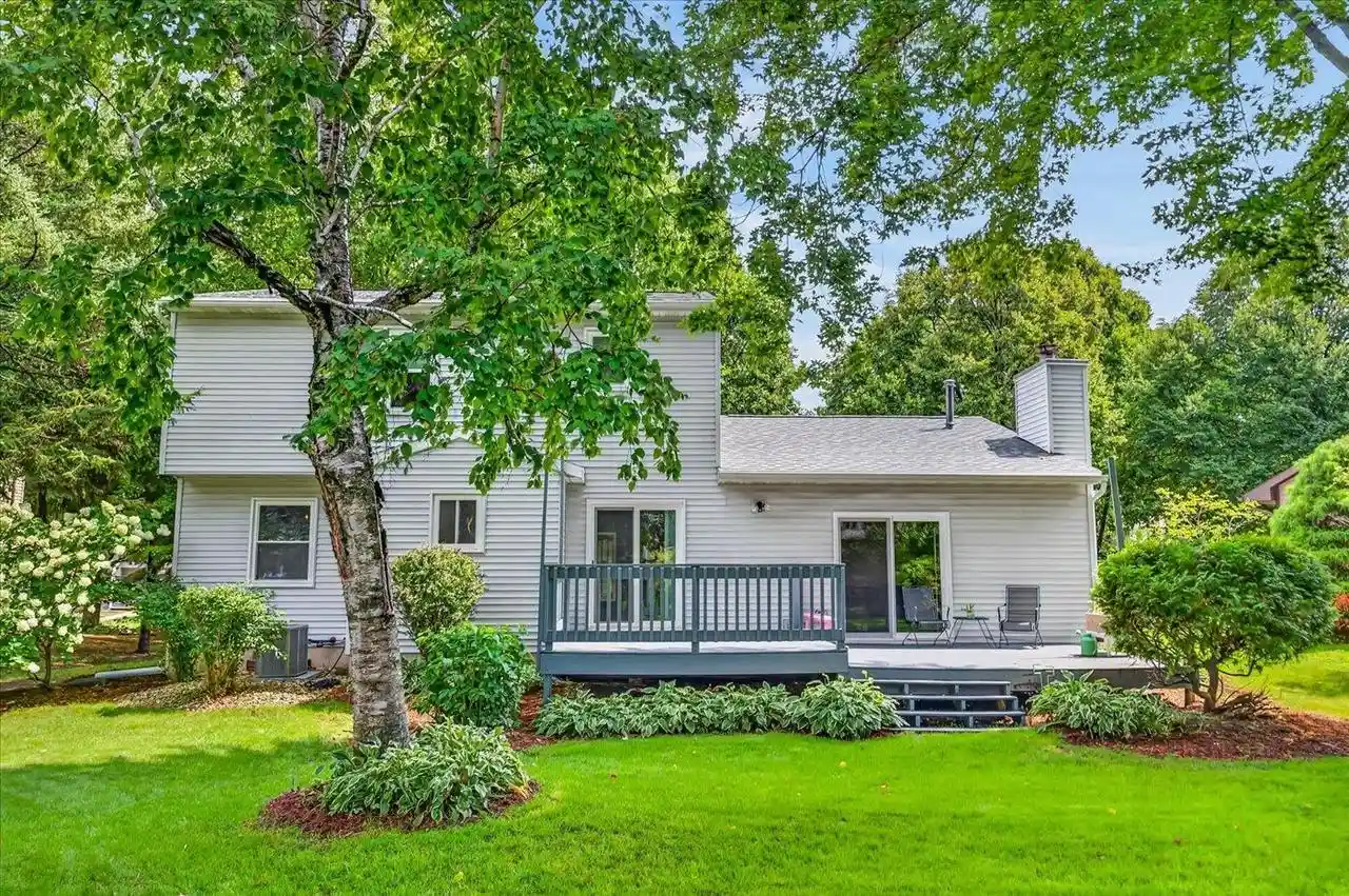 Photo 2 of Single family home for sale at 6 Windhaven Circle Circle, Madison, WI 53717 | MLS# 2029546 | Listing updated on 2026-09-05