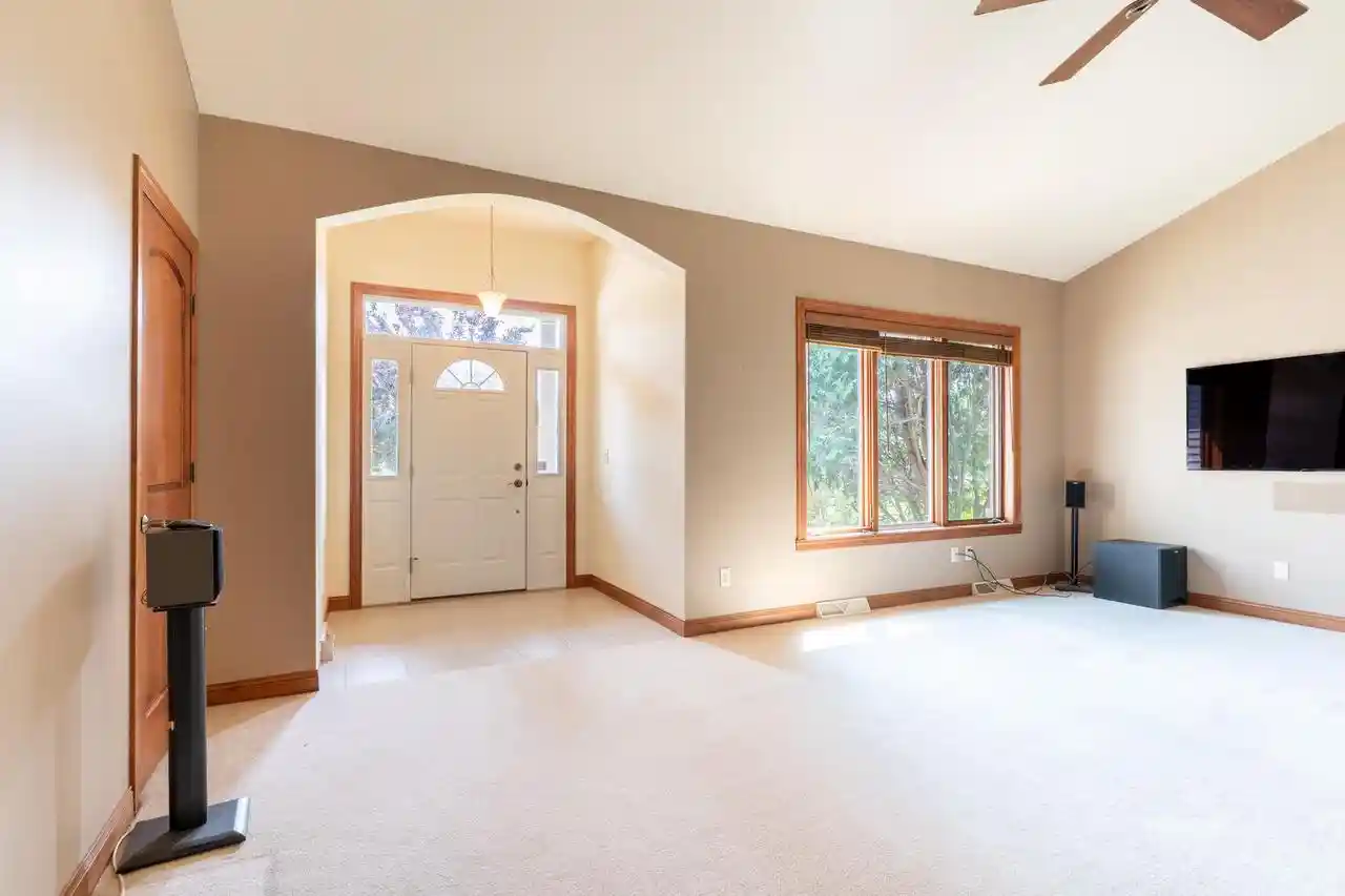 3rd image of 1337 Brooks Lane Lane, Oshkosh, WI 54904 | MLS# 50330279