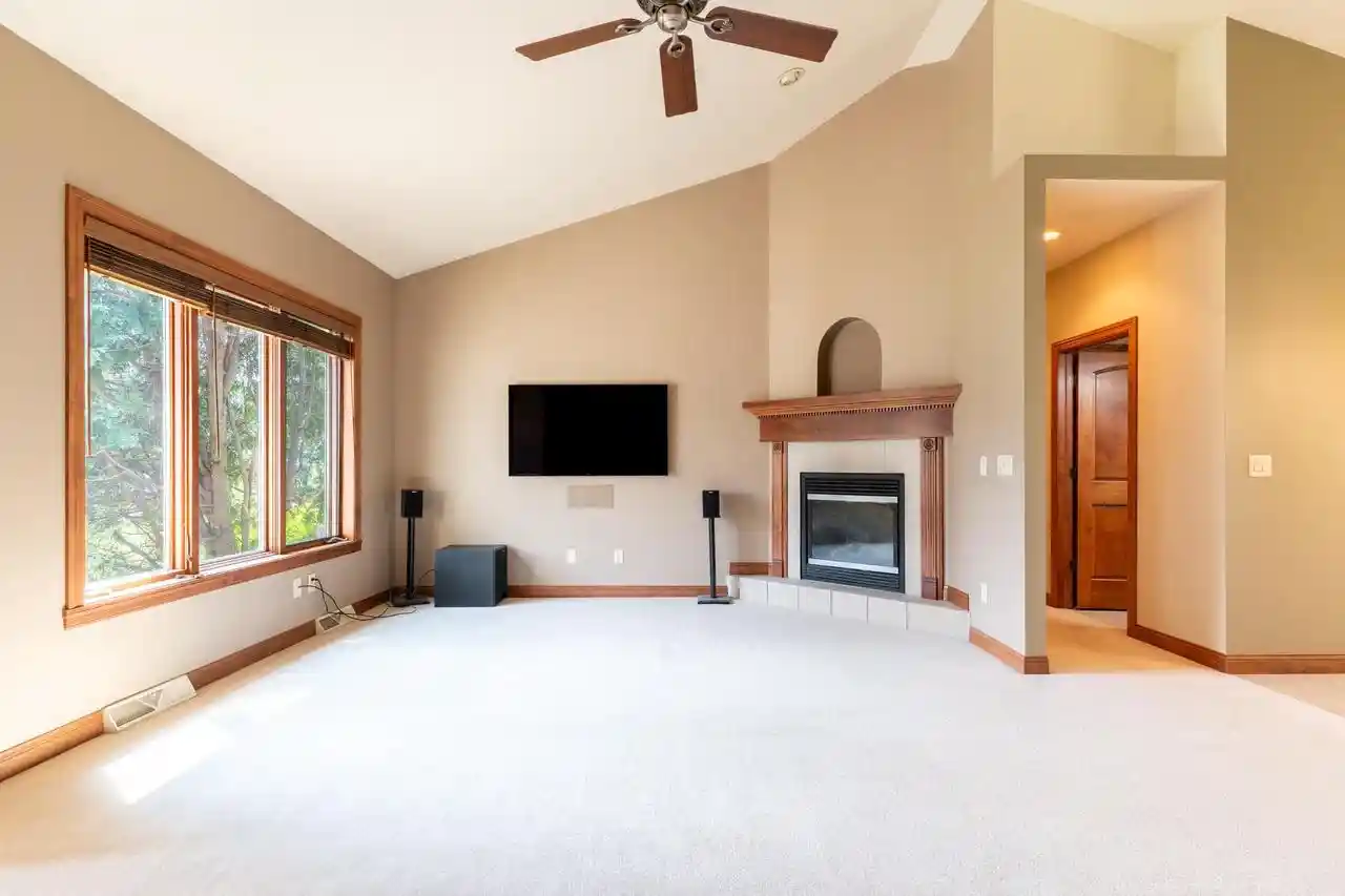 4th image of 1337 Brooks Lane Lane, Oshkosh, WI 54904 | MLS# 50330279