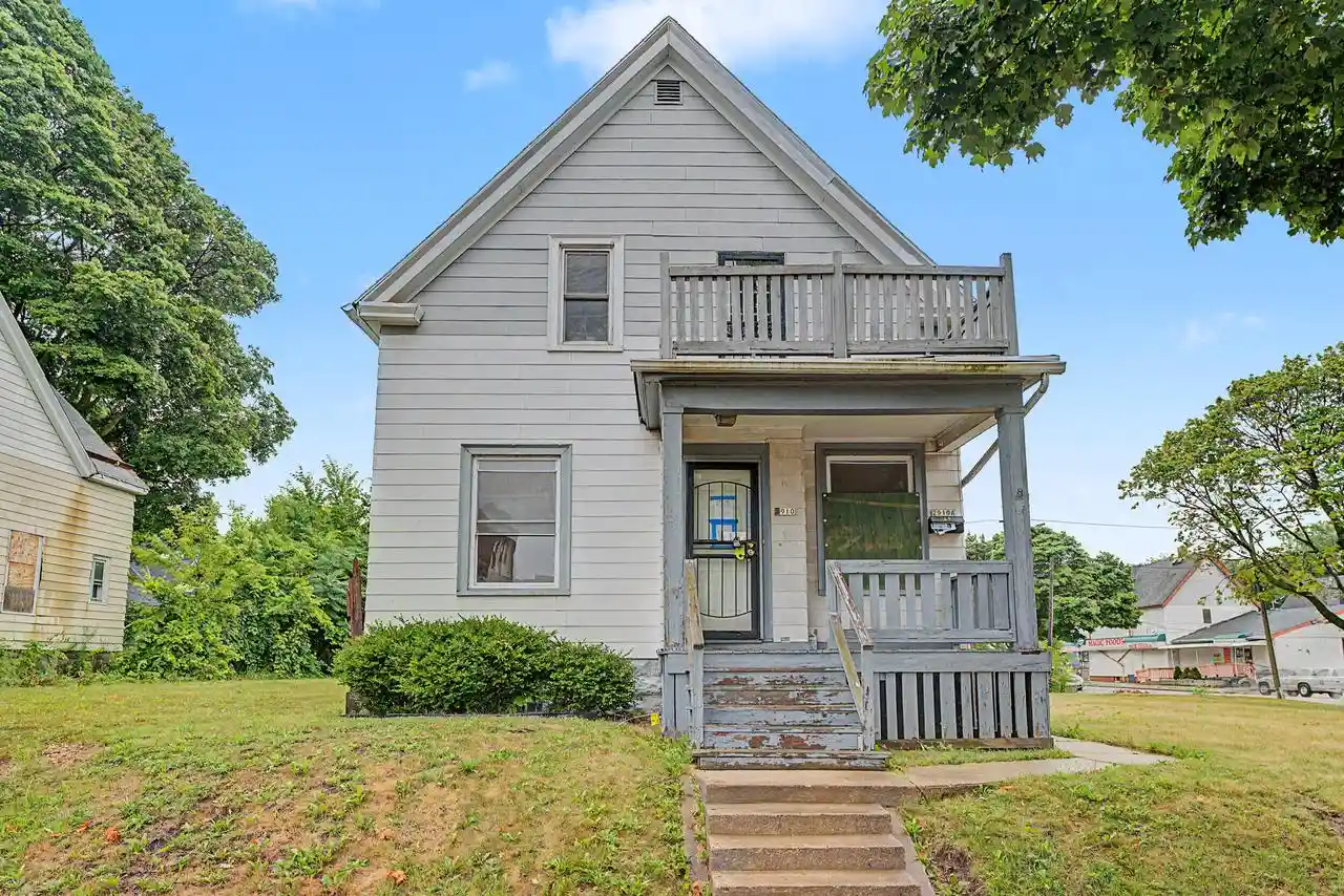 1st image of 2910 N 17th Street Street, Milwaukee, WI 53206 | MLS# 1974465