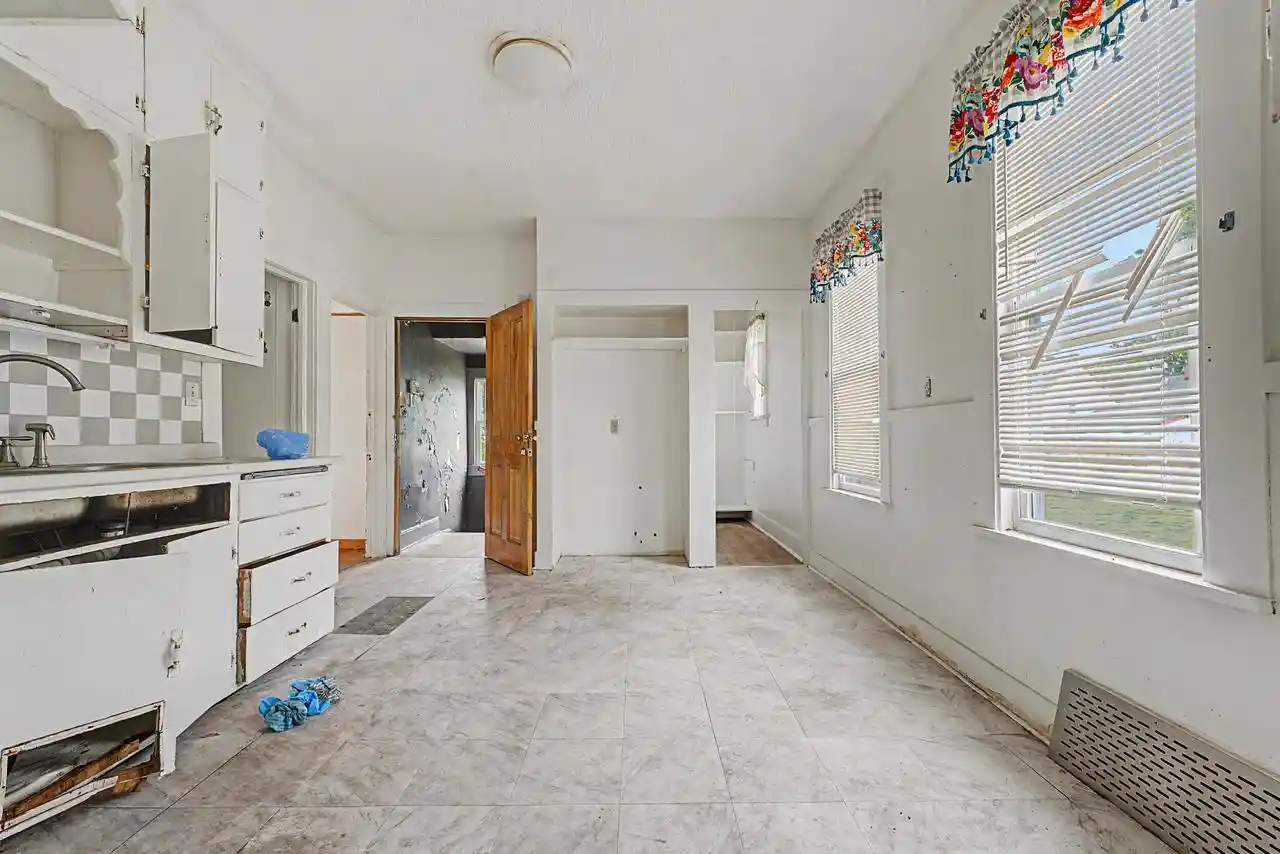 27th image of 2910 N 17th Street Street, Milwaukee, WI 53206 | MLS# 1974465