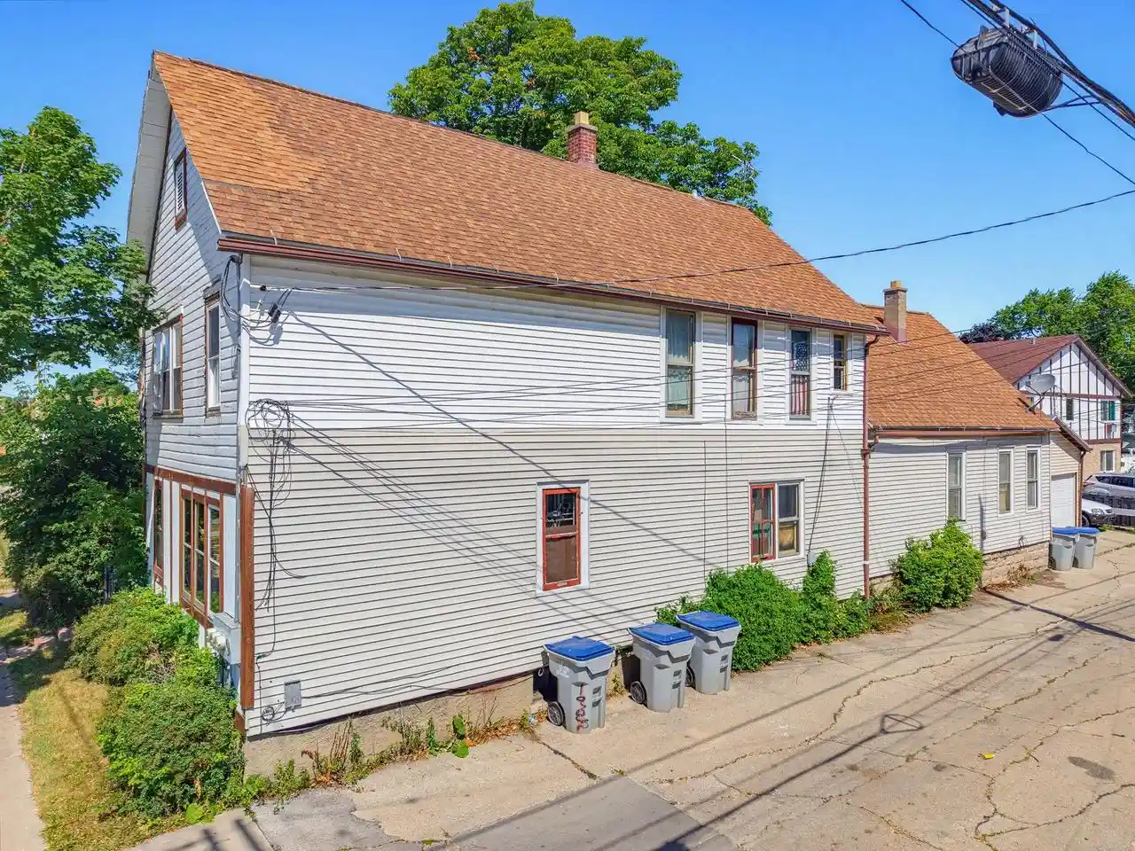 Photo 3 of Multi family home for sale at 1222 W Cleveland Avenue Avenue, Milwaukee, WI 53215 | MLS# 2029550 | Listing updated on 2026-08-03