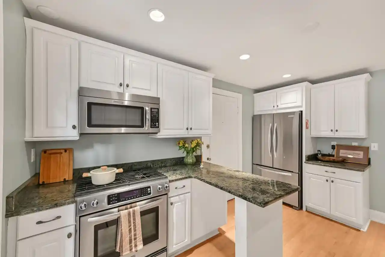 2nd image of 2009 N Prospect Avenue Avenue #20, Milwaukee, WI 53202 | MLS# 1974468