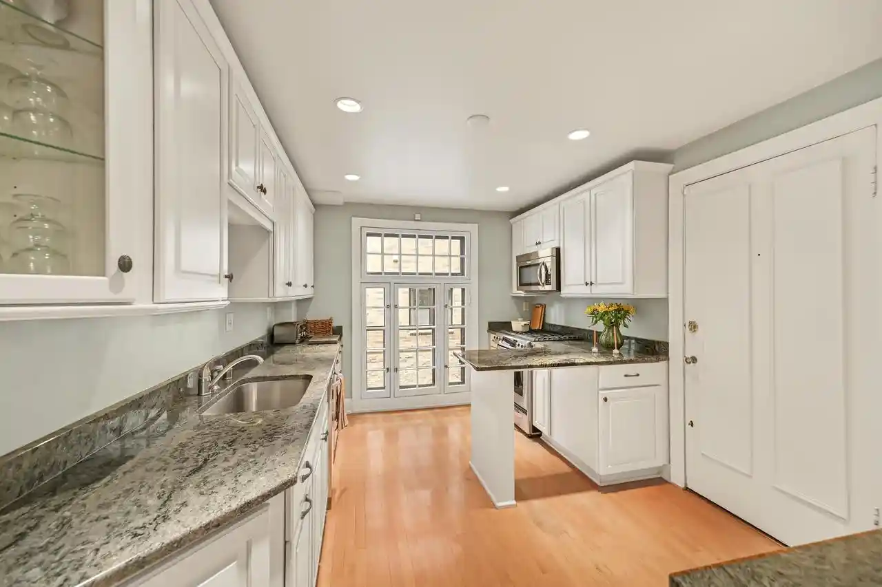 3rd image of 2009 N Prospect Avenue Avenue #20, Milwaukee, WI 53202 | MLS# 1974468