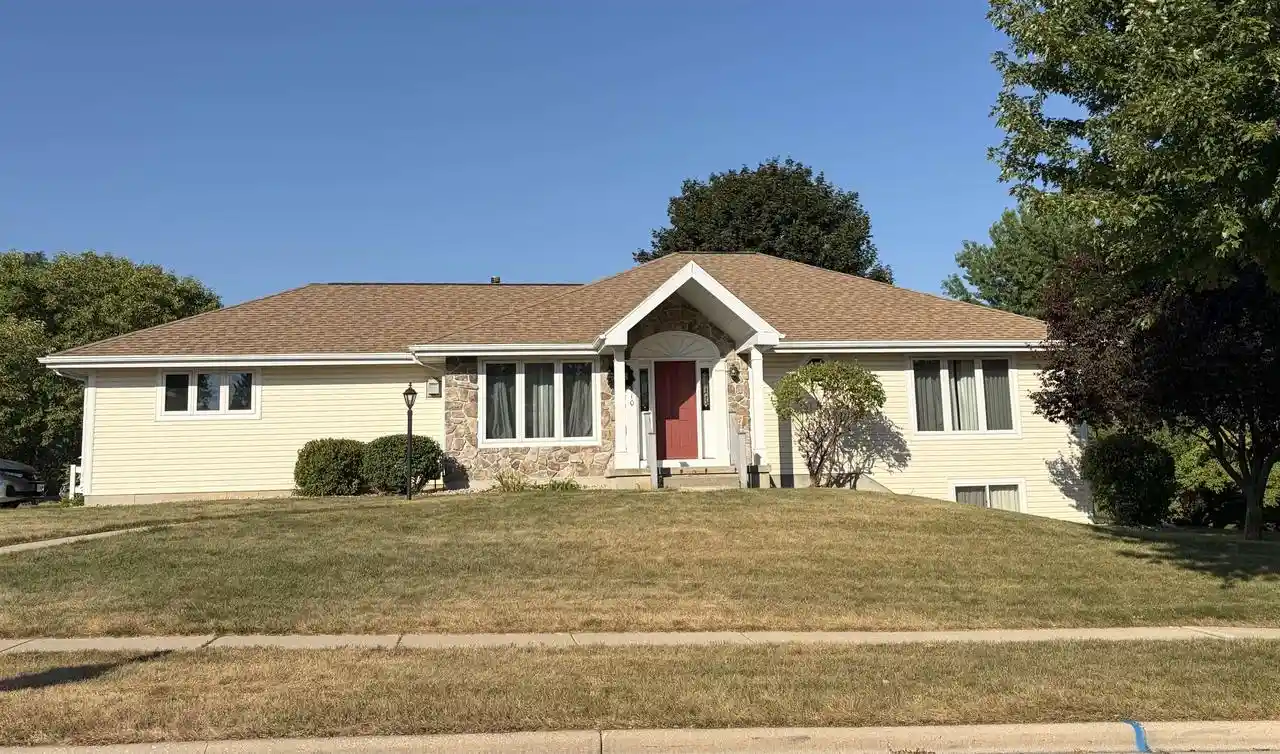 1st image of 5410 Sandhill Dr Dr, Middleton, WI 53562 | MLS# 2029558