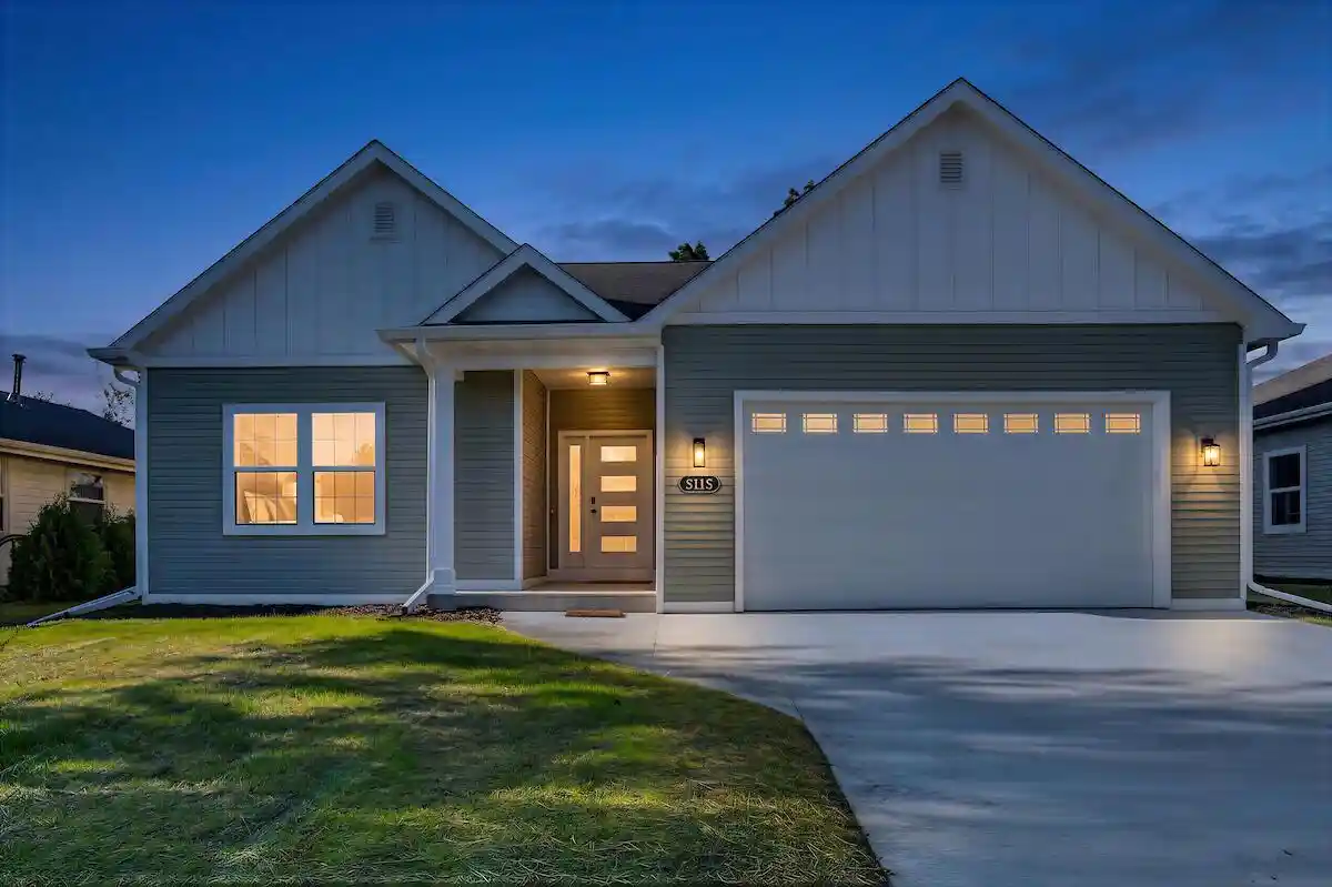 Photo 1 of Single family home for sale at 5315 Emstan Hills Road Road, Racine, WI 53406 | MLS# 1974474 | Listing updated on 2026-08-31