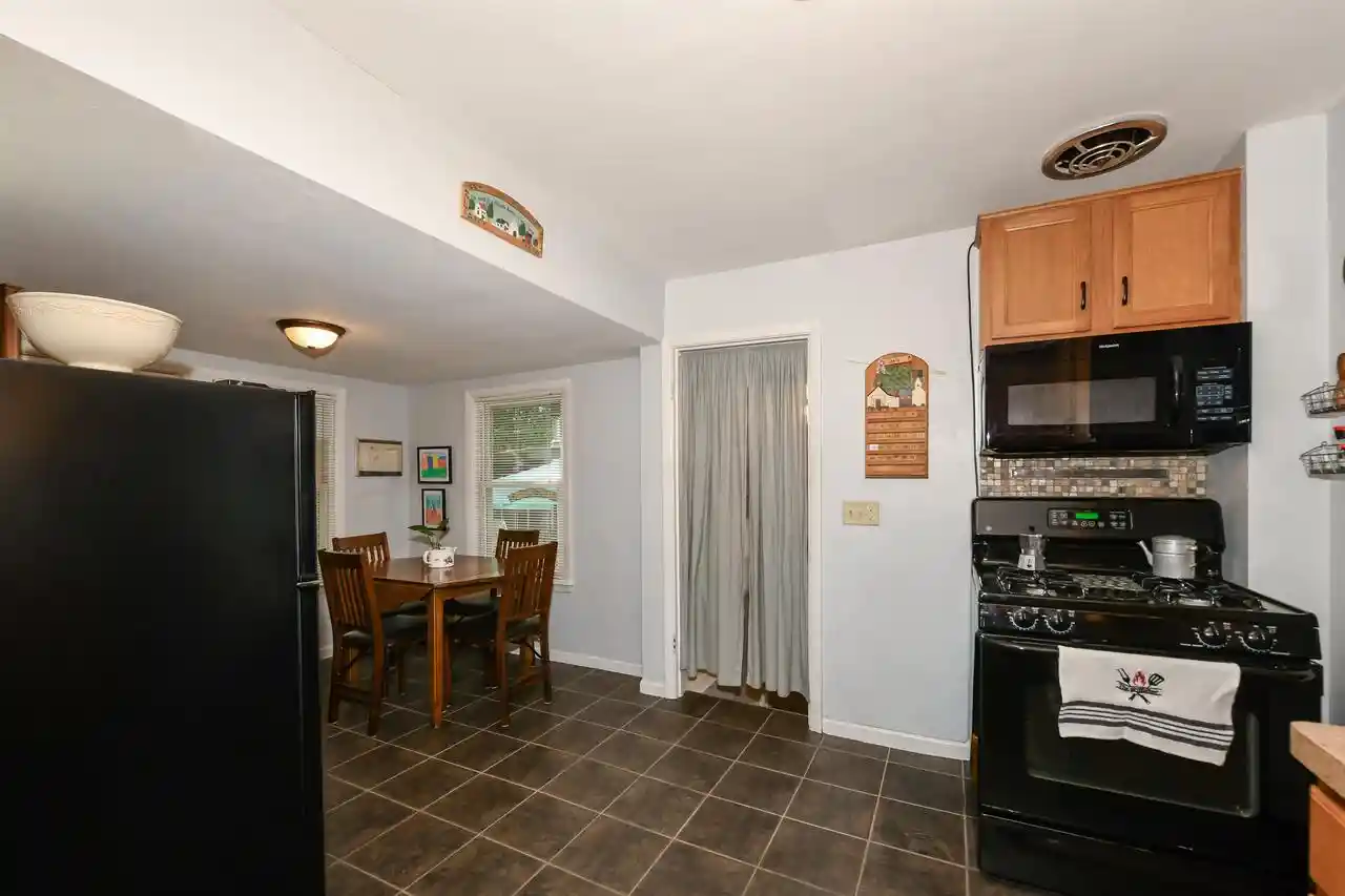 5th image of 1610 Oakwood Avenue Avenue, Beloit, WI 53511 | MLS# 2029561