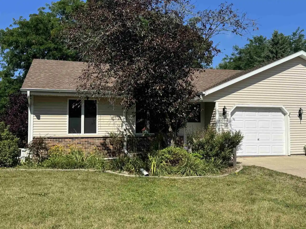 1st image of 965 N Wuthering Hills Dr Dr #A, Janesville, WI 53546 | MLS# 2029564
