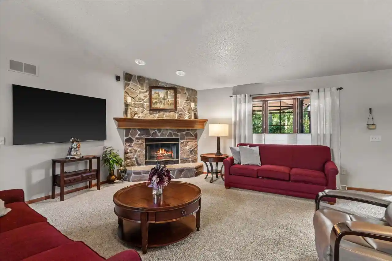 2nd image of 11221 W Drake Lane Lane, Franklin, WI 53132 | MLS# 1974503