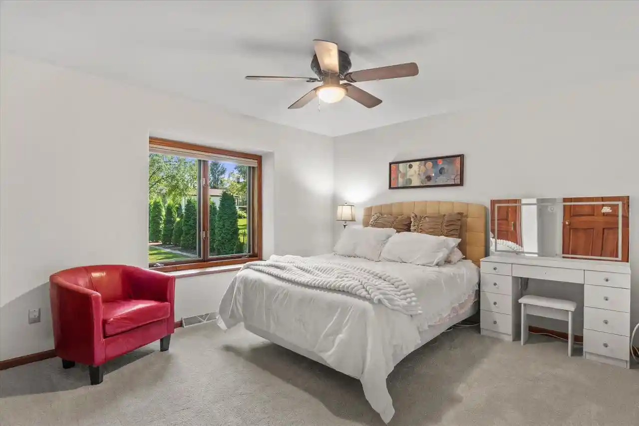 Photo 4 of Single family home for sale at 11221 W Drake Lane Lane, Franklin, WI 53132 | MLS# 1974503 | Listing updated on 2026-09-25