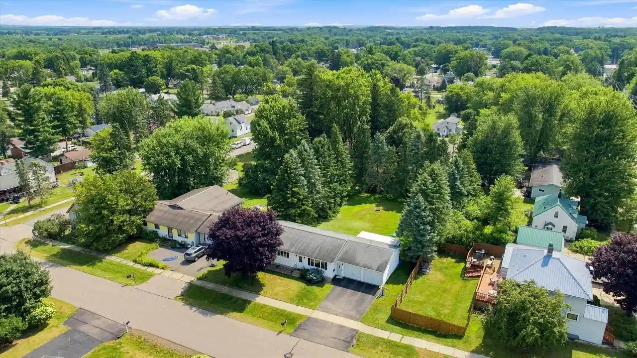 3rd image of 305 N Cherry Avenue Avenue, Marshfield, WI 54449 | MLS# 22603718