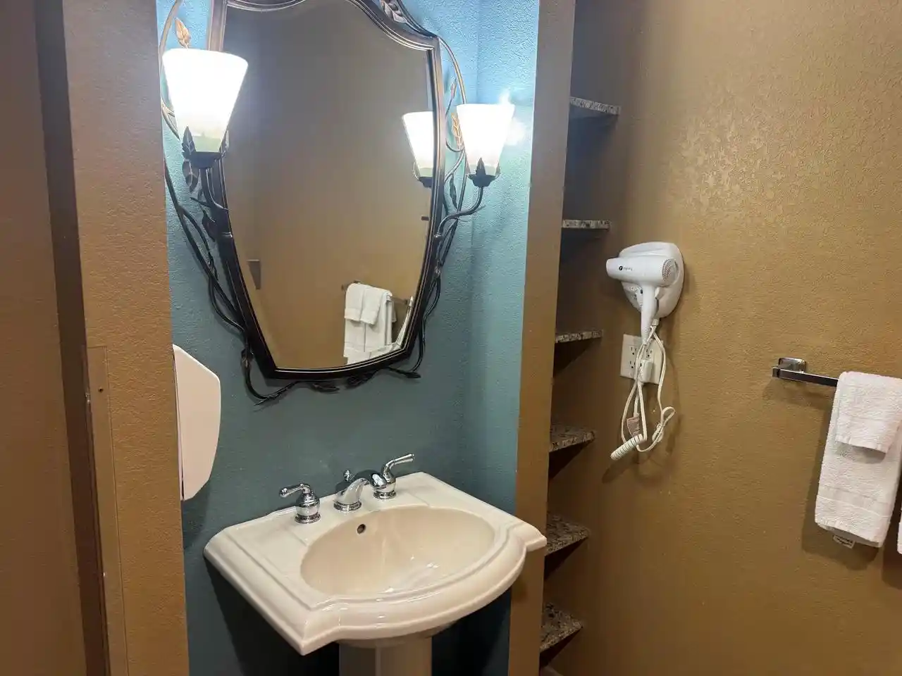 4th image of 2411 River Road Road #2150, Wisconsin Dells, WI 53965 | MLS# 2029577