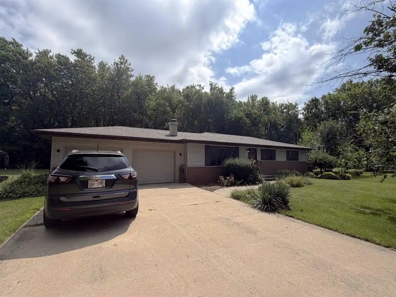 1st image of 2451 S Country Lane Lane, Beloit, WI 53511 | MLS# 2029582