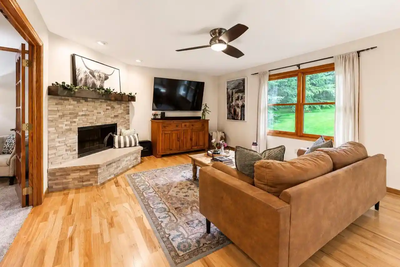 5th image of 952 Greenway Terrace Terrace, Hartland, WI 53029 | MLS# 1974522