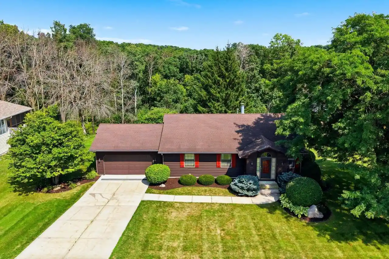Photo 1 of Single family home for sale at 7975 Stagecoach Rd, Cross Plains, WI 53528 | MLS# 2029583 | Listing updated on 2026-09-17
