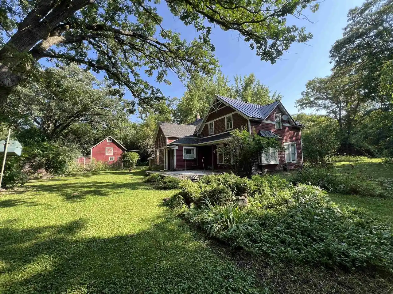 1st image of 825 Ballard Street Street, Waupaca, WI 54981 | MLS# 50330301