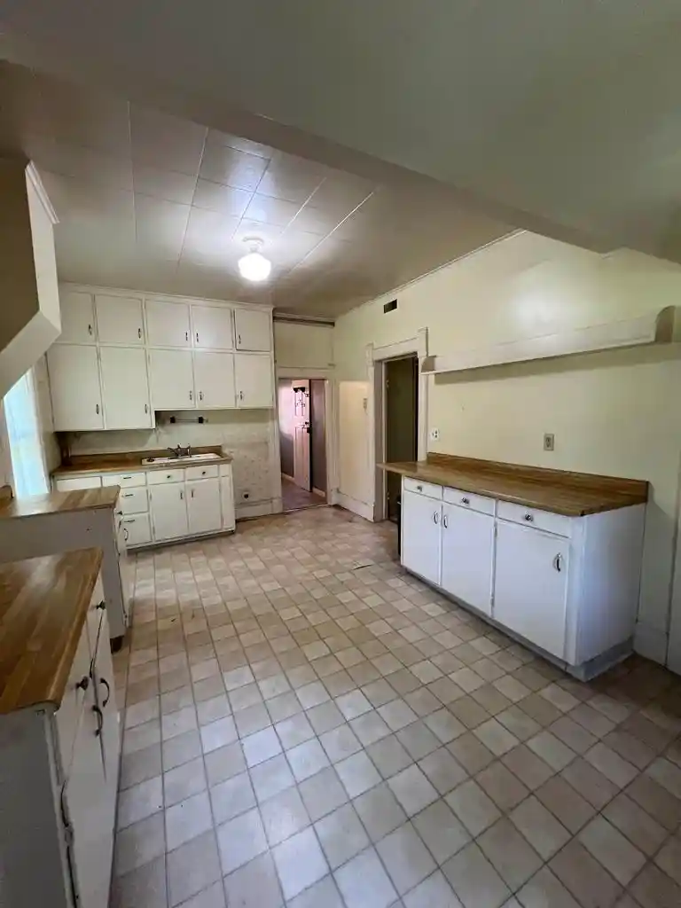2nd image of 825 Ballard Street Street, Waupaca, WI 54981 | MLS# 50330301