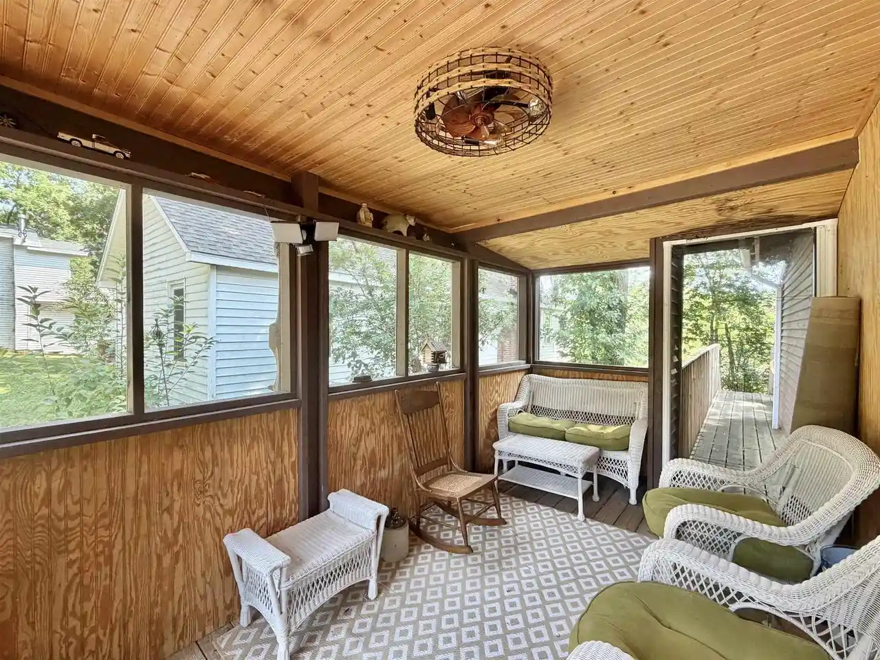 Photo 4 of Single family home for sale at 141 Lakeview Avenue Avenue, Edgerton, WI 53534 | MLS# 2029588 | Listing updated on 2026-10-08