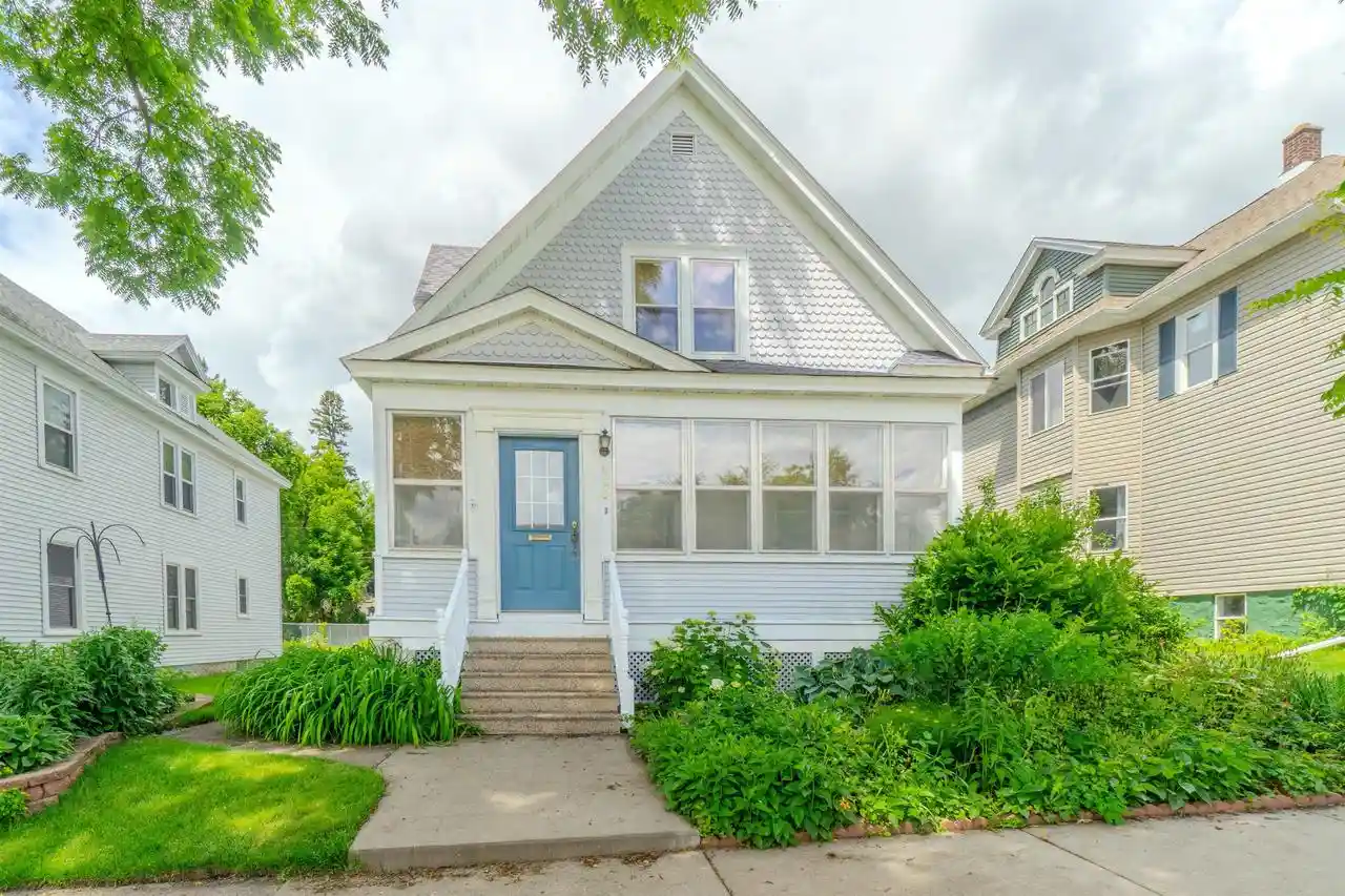 1st image of 930 Washington Street Street, Wausau, WI 54403 | MLS# 22603726