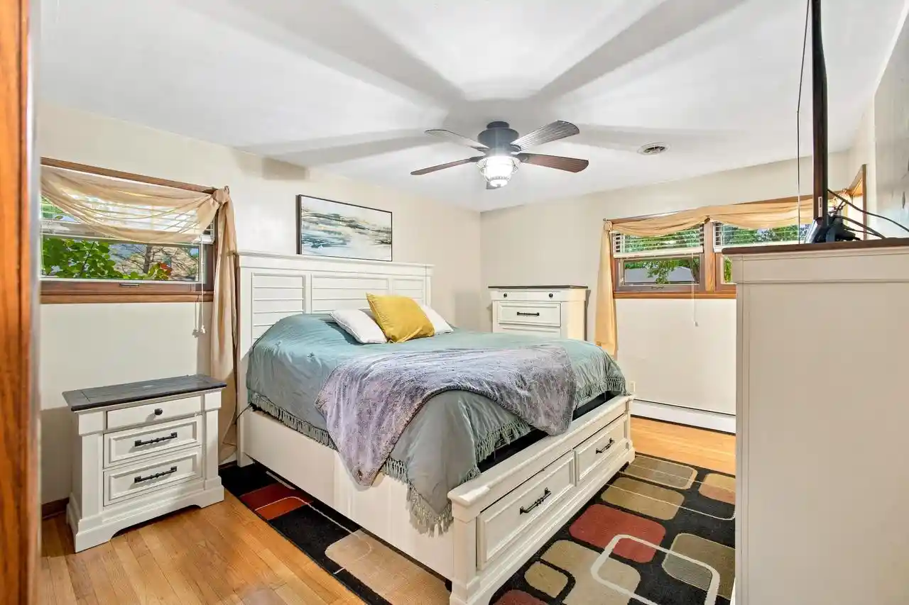 4th image of 10400 W Pallottine Dr Dr, Milwaukee, WI 53228 | MLS# 1974543