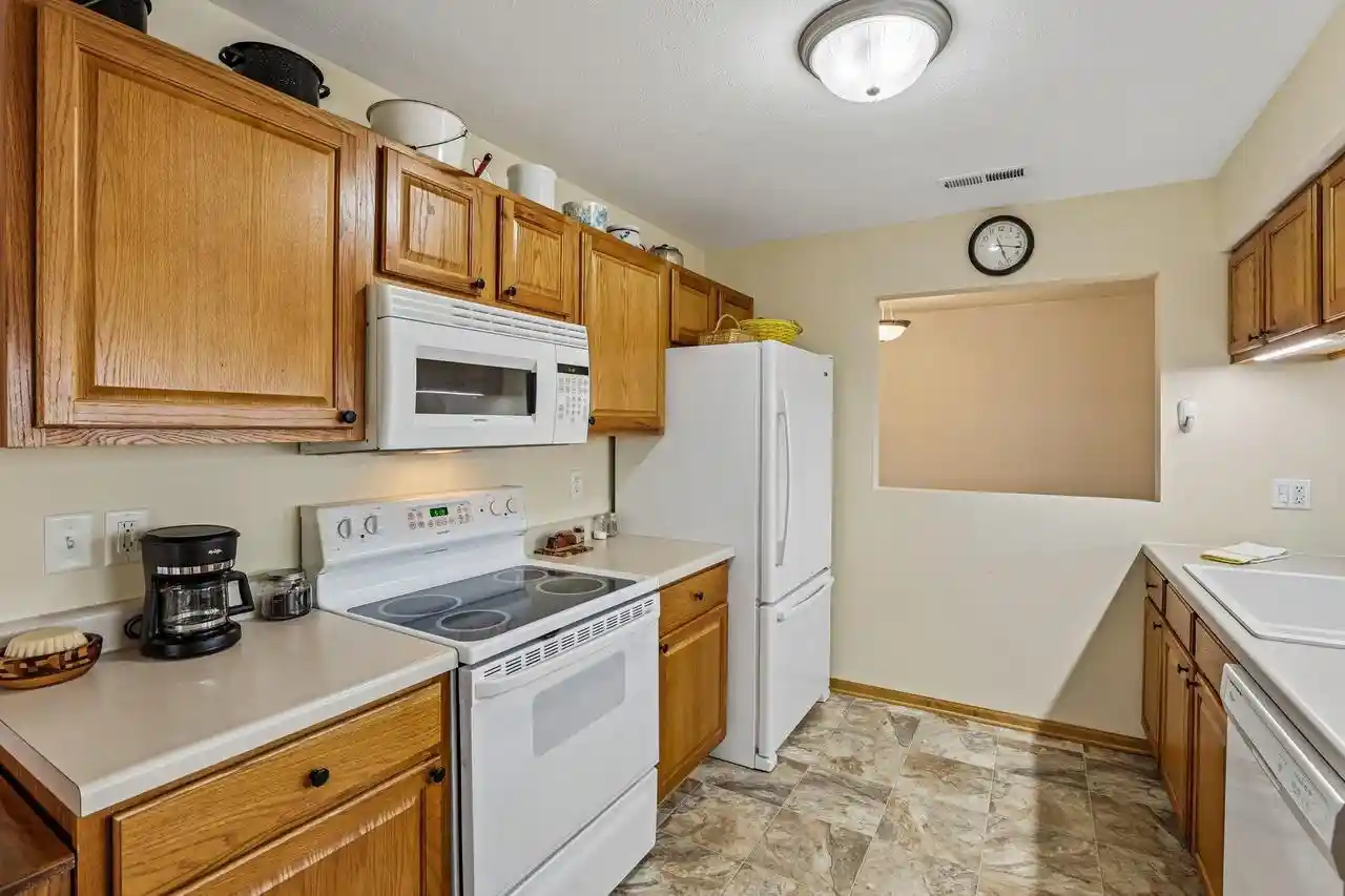 2nd image of 1550 Sienna Crossing #42, Janesville, WI 53546 | MLS# 2029592