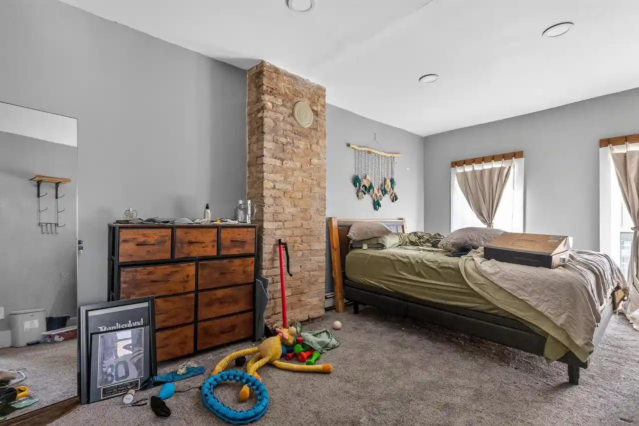 3rd image of 1450 N Humboldt Avenue Avenue, Milwaukee, WI 53202 | MLS# 1974546