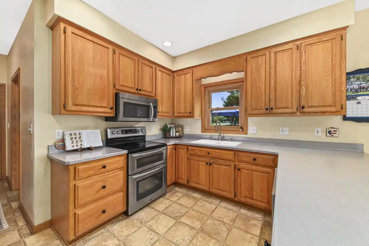 5th image of W151N10742 Preserve Parkway Parkway, Germantown, WI 53022 | MLS# 1974548