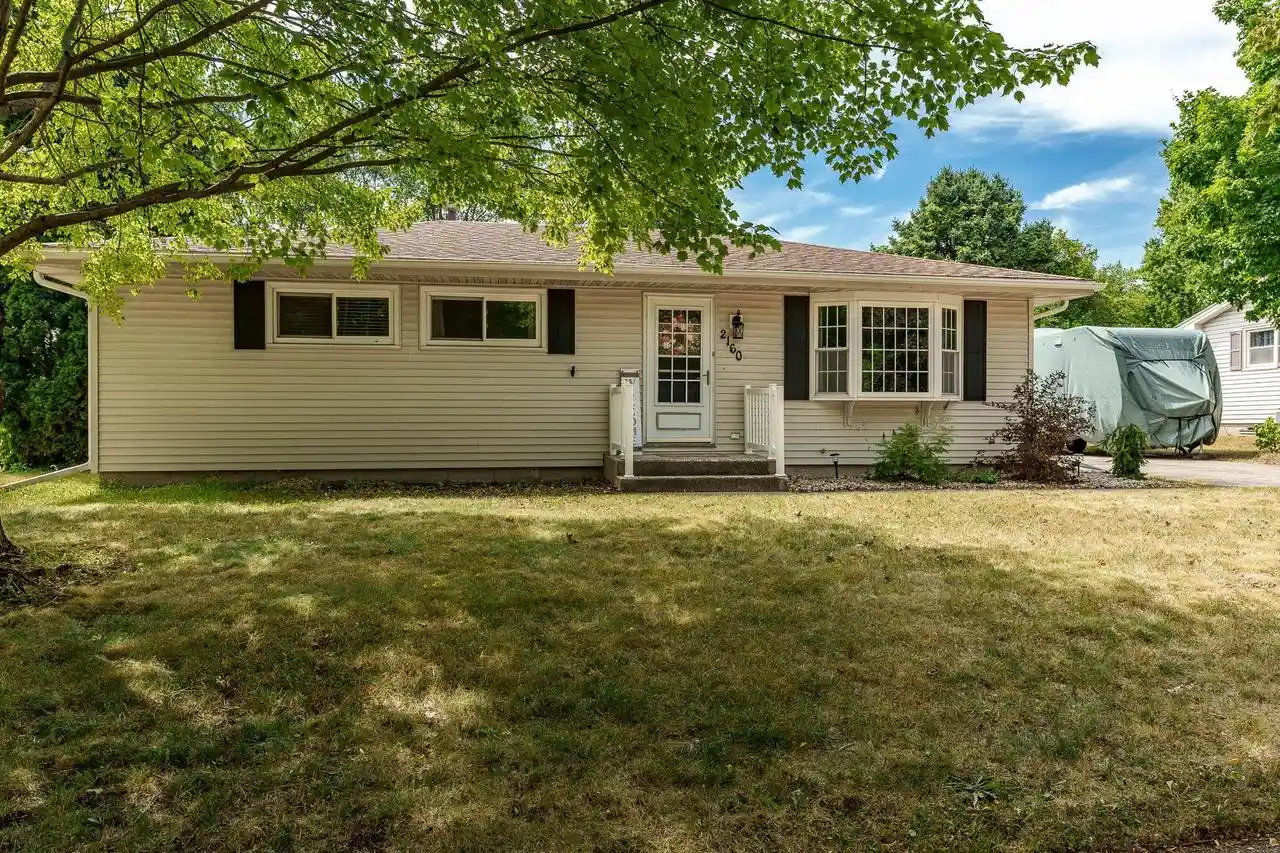 3rd image of 2160 Linway Dr Dr, Beloit, WI 53511 | MLS# 2029600