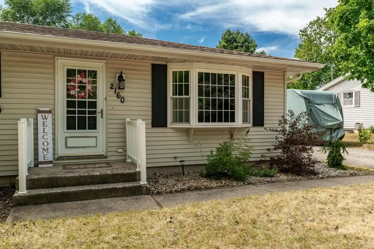 4th image of 2160 Linway Dr Dr, Beloit, WI 53511 | MLS# 2029600