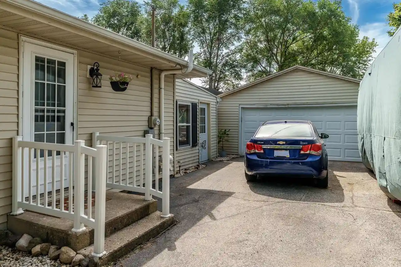 5th image of 2160 Linway Dr Dr, Beloit, WI 53511 | MLS# 2029600