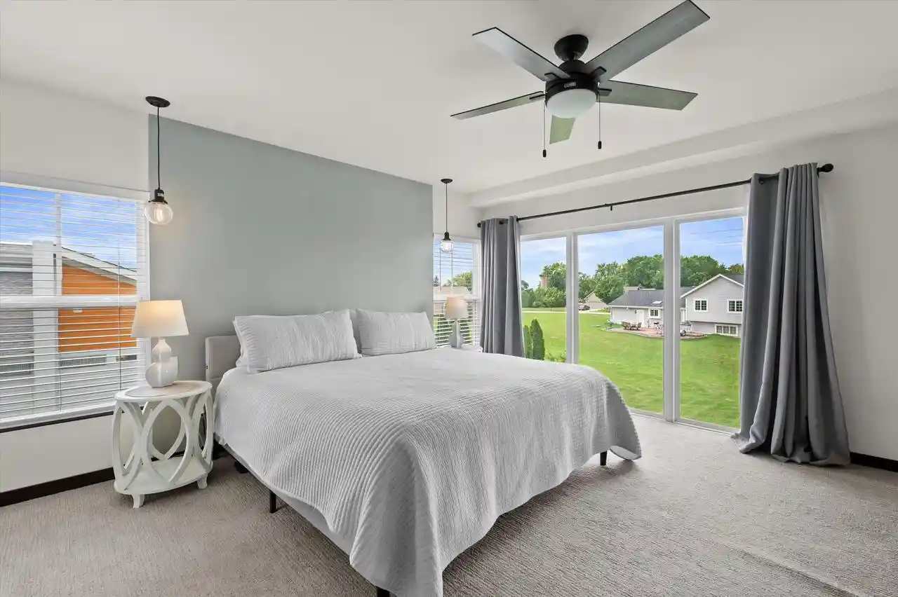 5th image of 822 S Skypark Dr Dr, Hartford, WI 53027 | MLS# 1974564