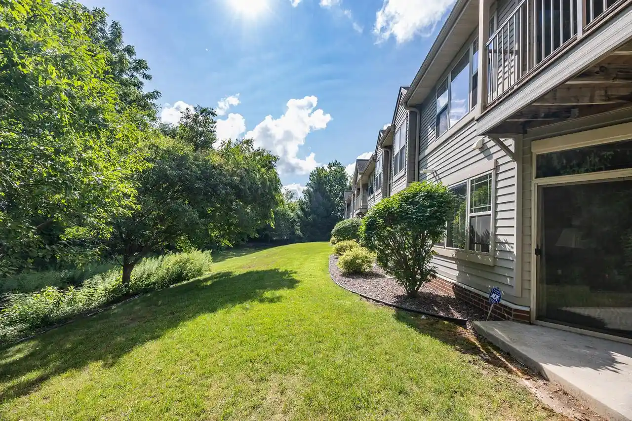 2nd image of N82w13392 Fond Du Lac Avenue Avenue #201, Menomonee Falls, WI 53051 | MLS# 1974586
